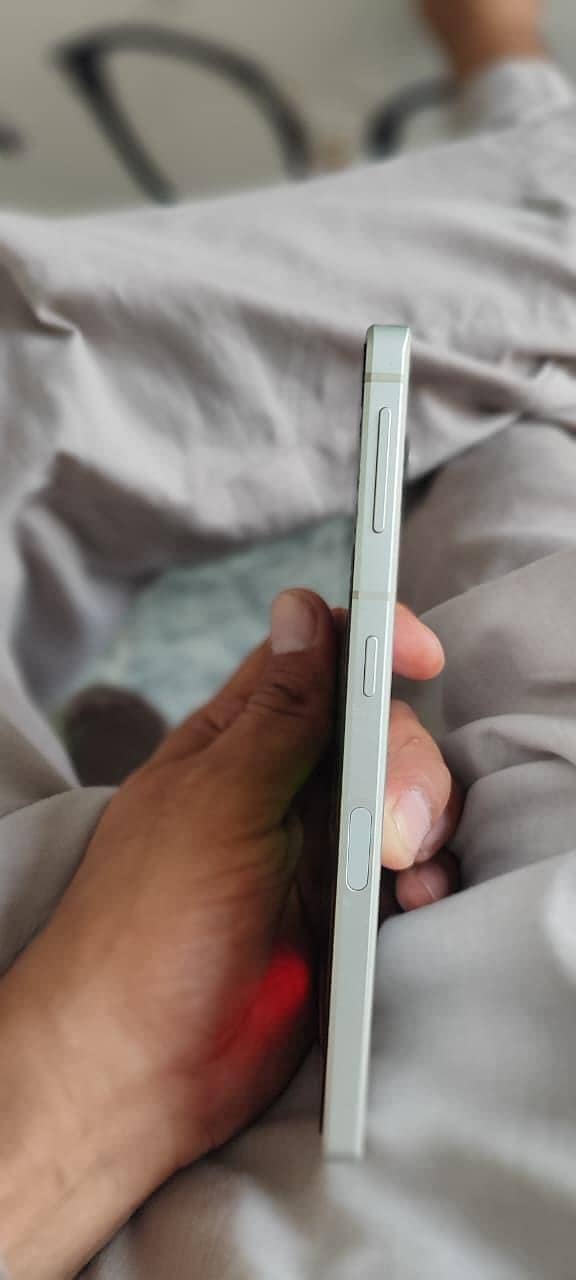 Sharp Aquos Sense7 plus 7