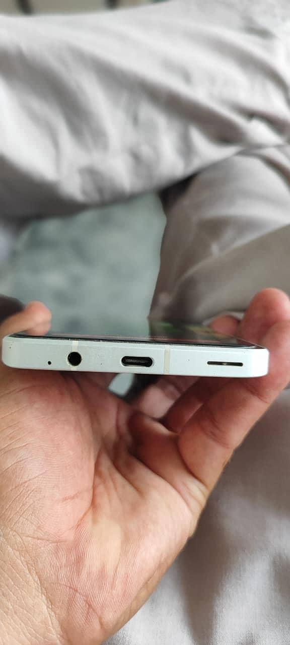 Sharp Aquos Sense7 plus 8