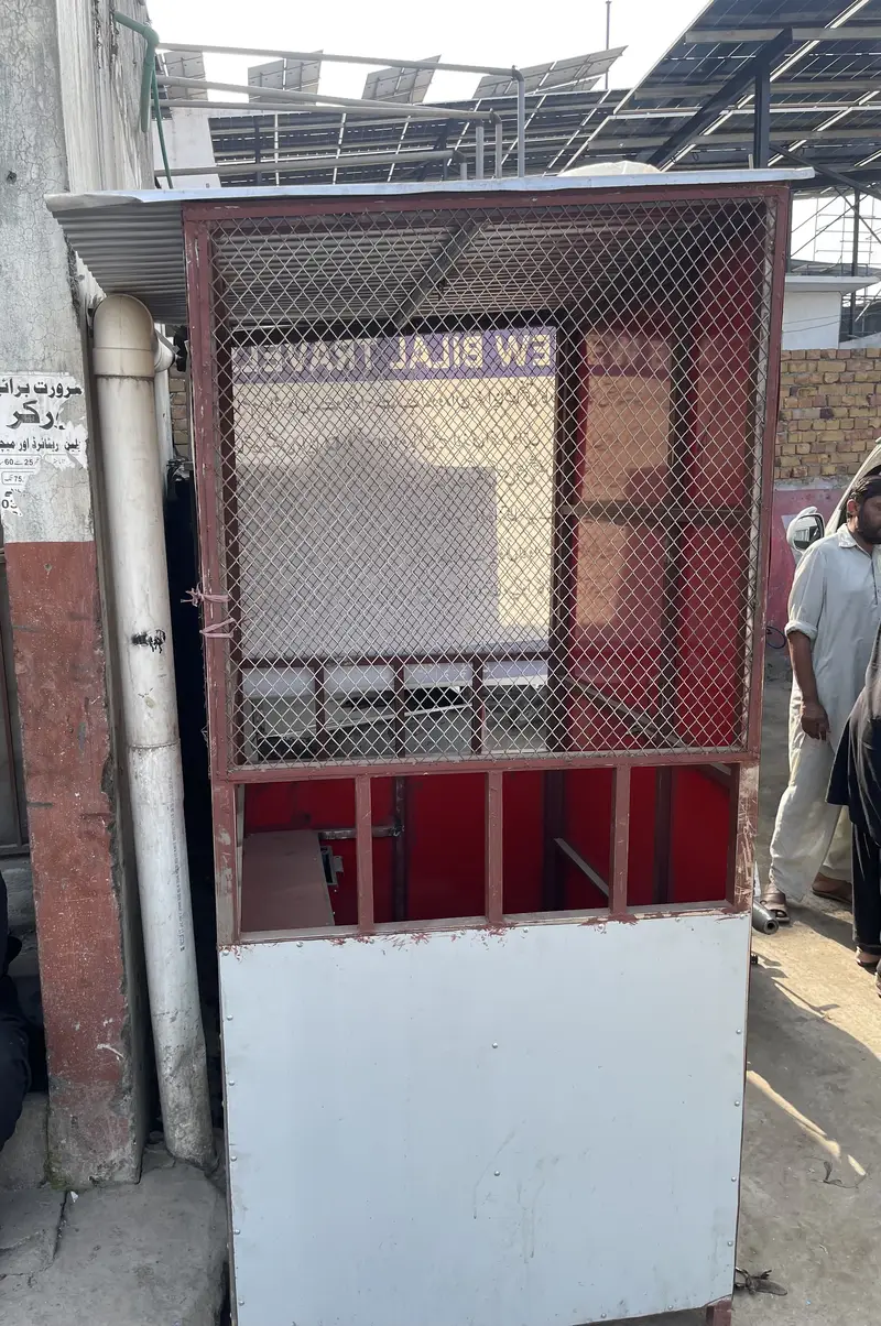New cage and used security guard counter — photo 3