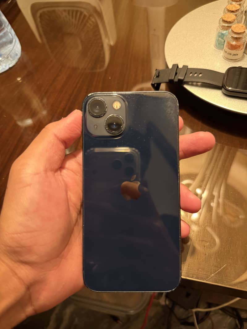 Apple iPhone 13 1