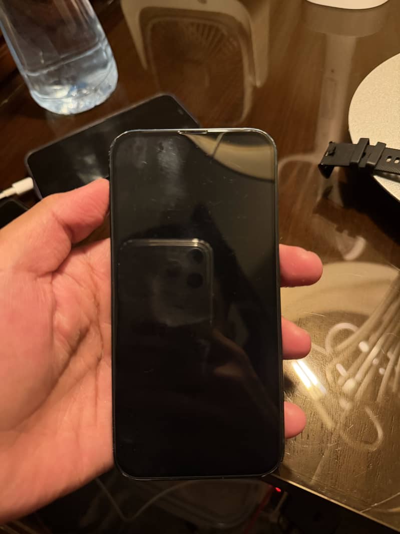 Apple iPhone 13 2