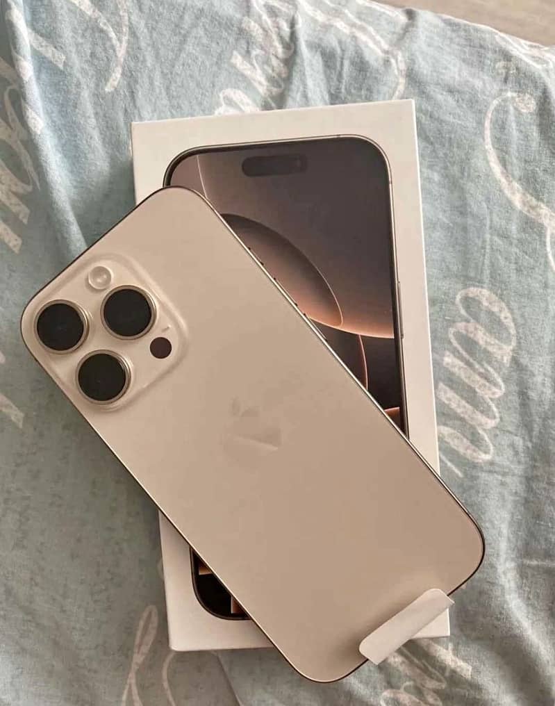 Apple iPhone 16 Pro Max 0