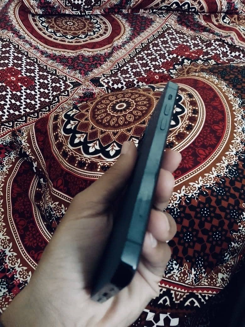 Apple iPhone 12 Pro 2