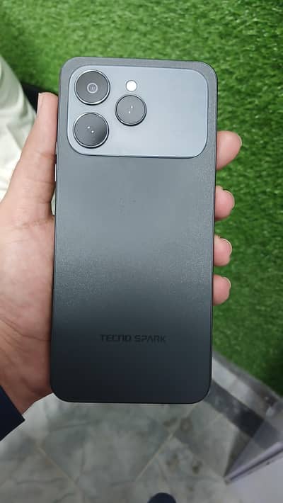 Tecno spark 40