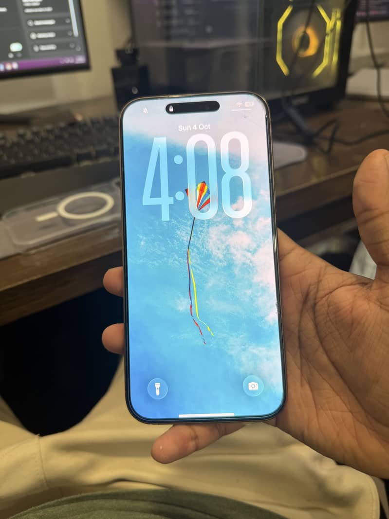 Apple iPhone 16 Pro Max 1