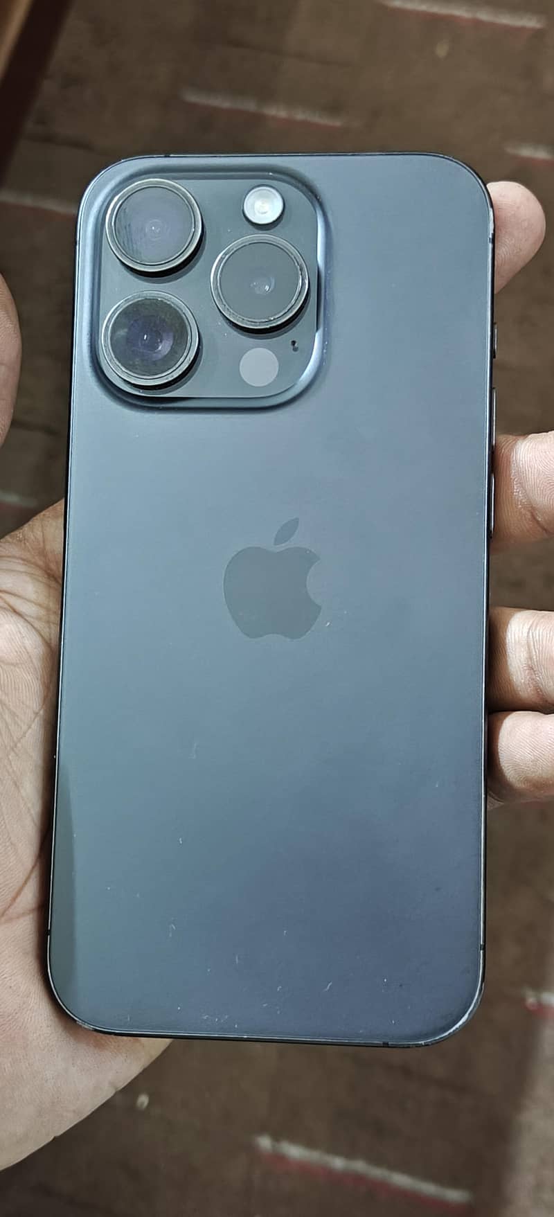 Apple iPhone 15 Pro 3