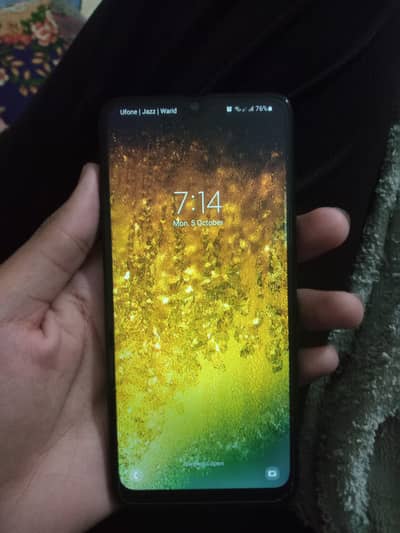 Samsung Mobile A70