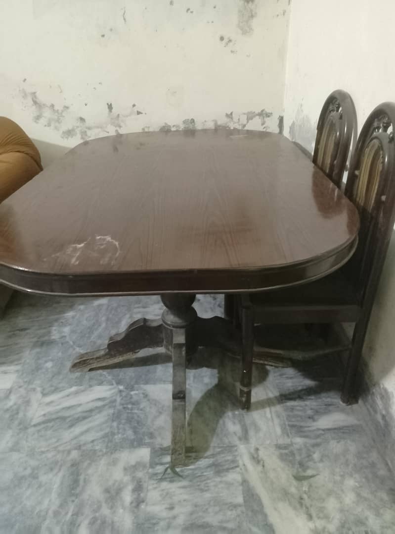 خوبصورت ڈائننگ ٹیبل 4 کرسیاں کے ساتھ 1