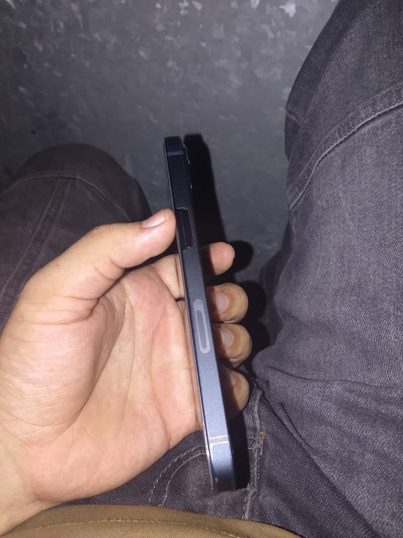 Apple iPhone 13 3