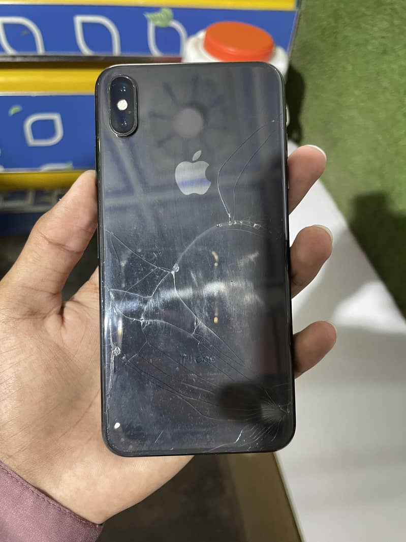 Apple iPhone XS Max 1