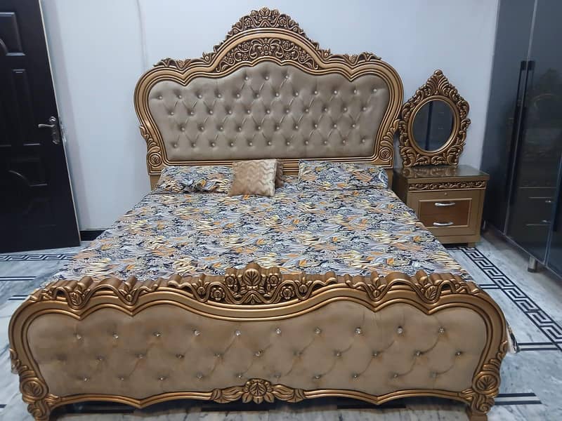 bed and dressing 0