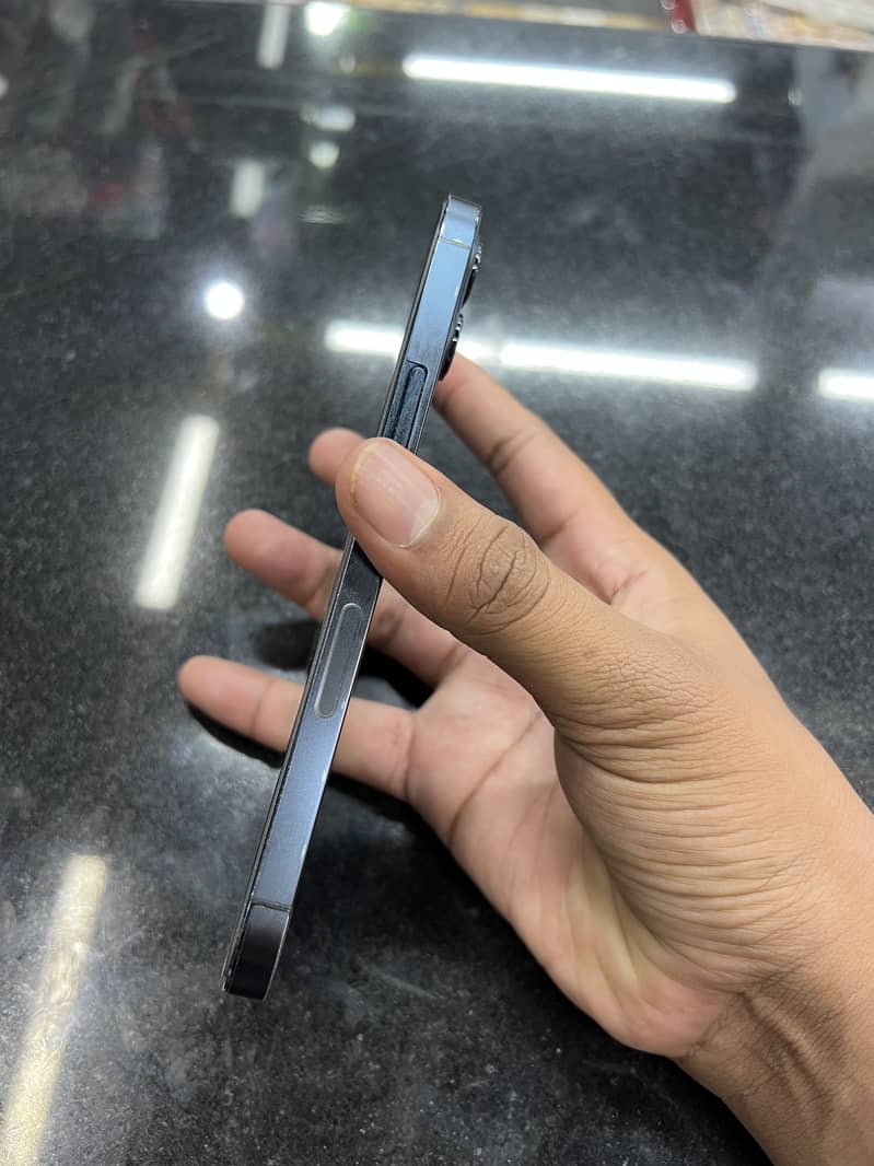 Apple iPhone 12 Pro Max 2
