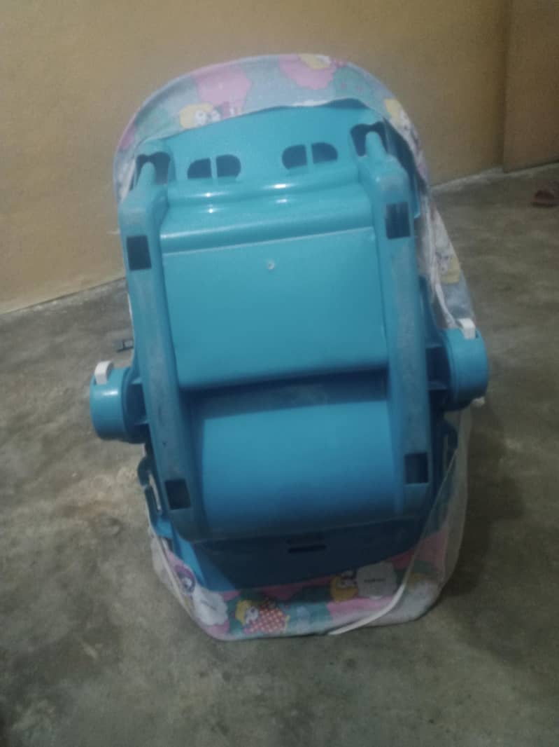 carry cot 1