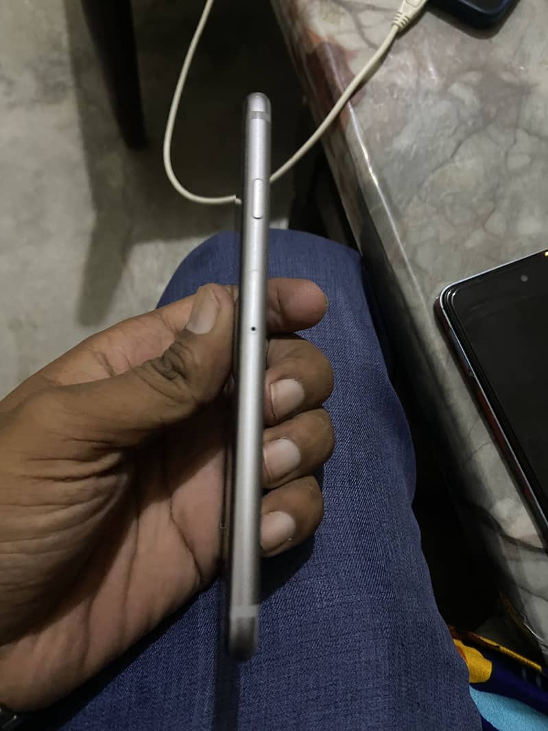 Apple iPhone 6 4
