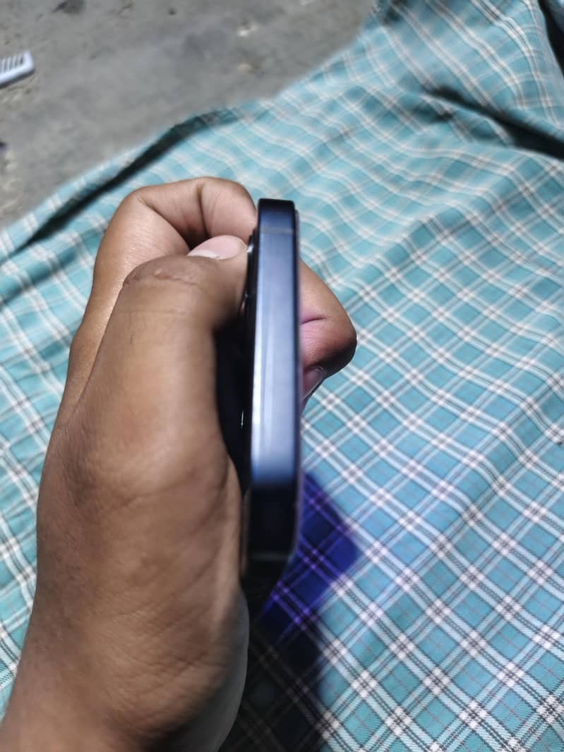 Apple iPhone 12 3