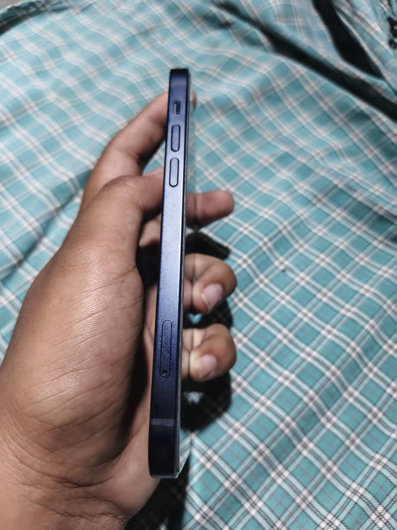 Apple iPhone 12 5