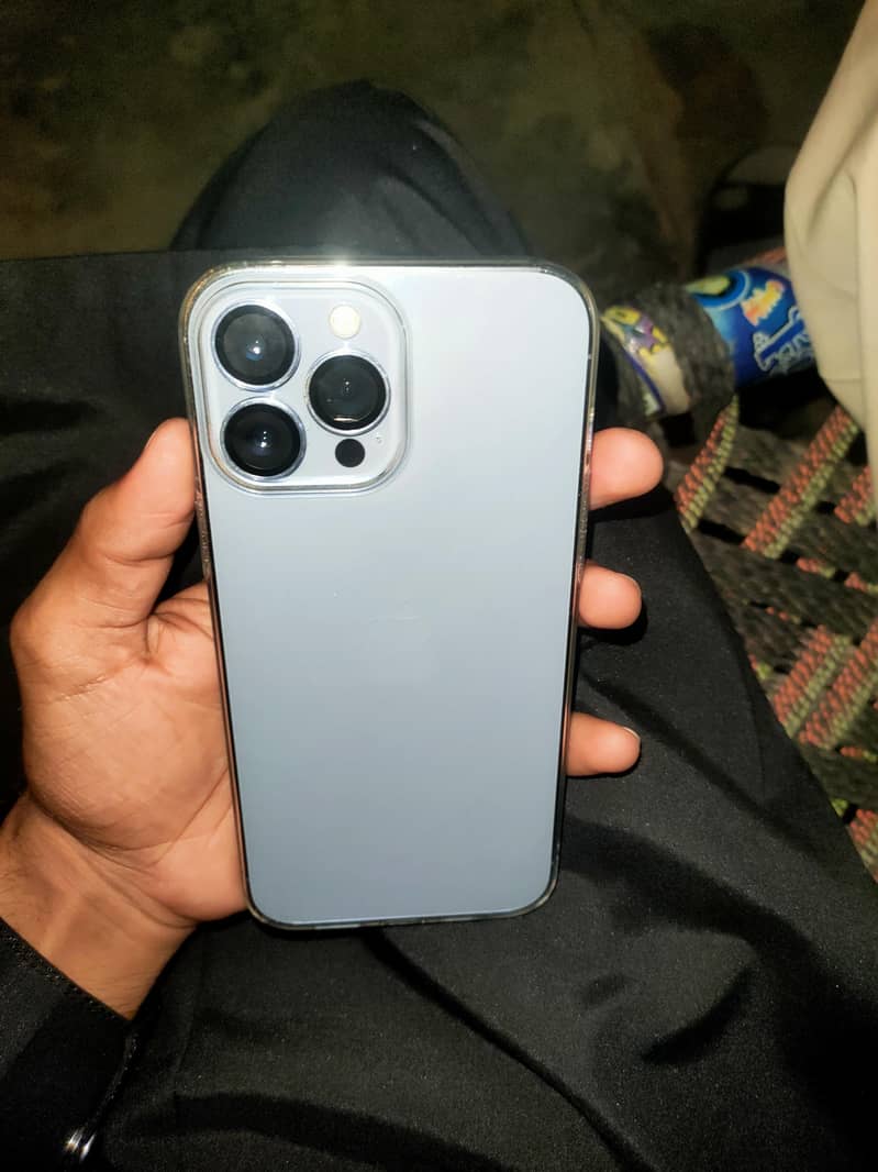 Apple iPhone 13 Pro Max 3