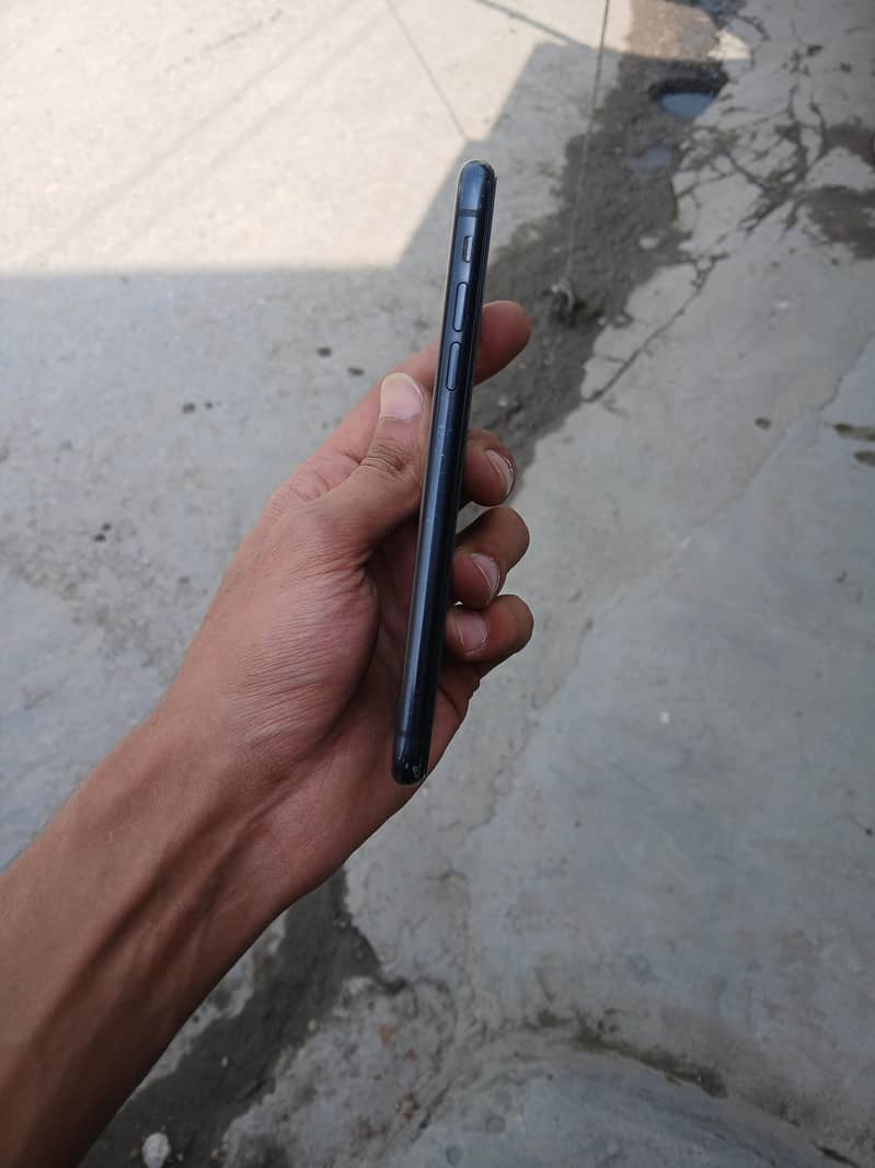 Apple iPhone XR 2
