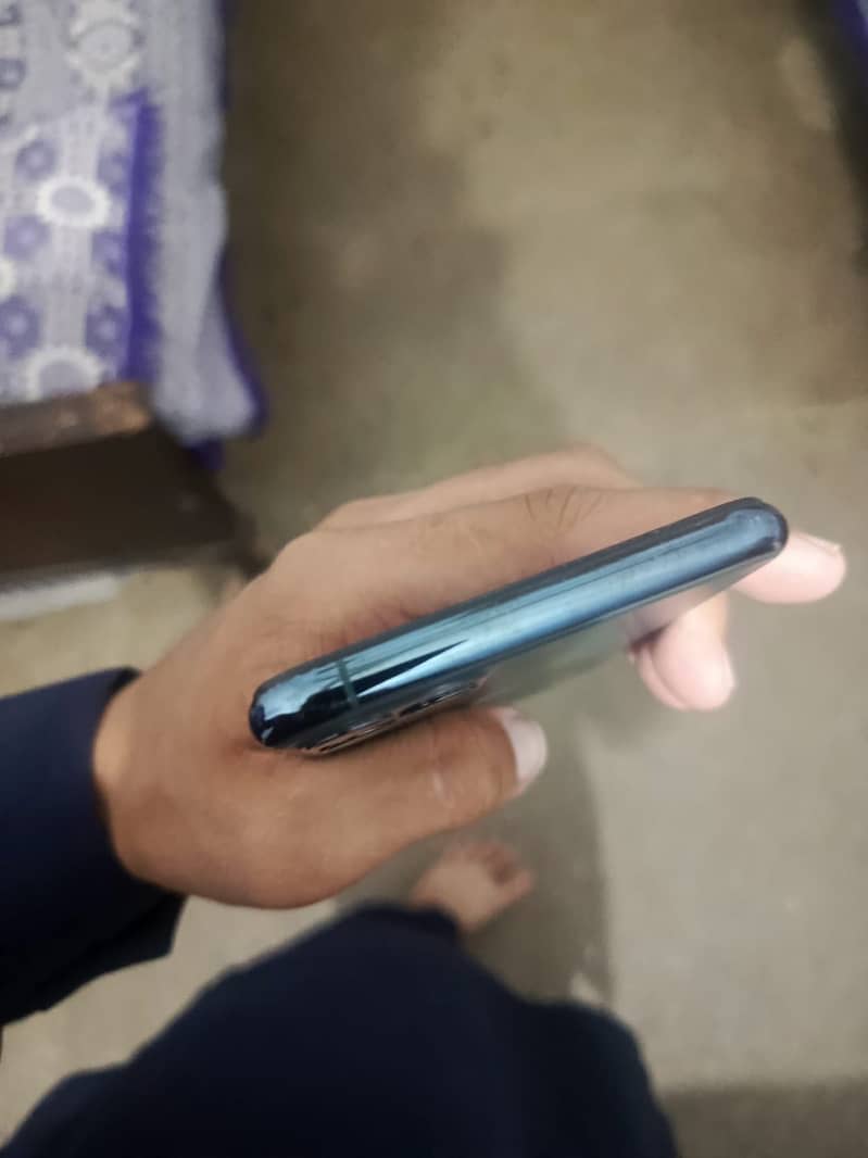 Apple iPhone 11 Pro Max 3