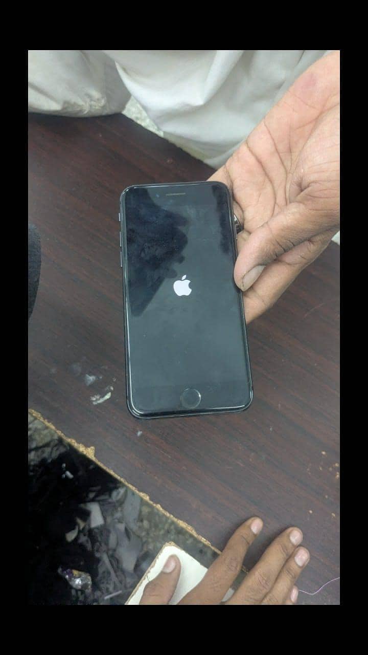 Apple iPhone 8 0