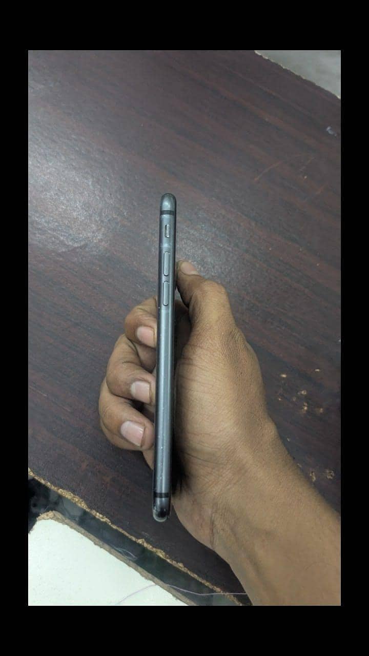 Apple iPhone 8 4
