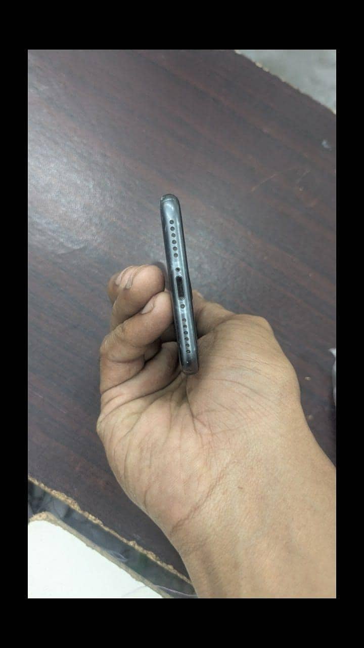 Apple iPhone 8 5