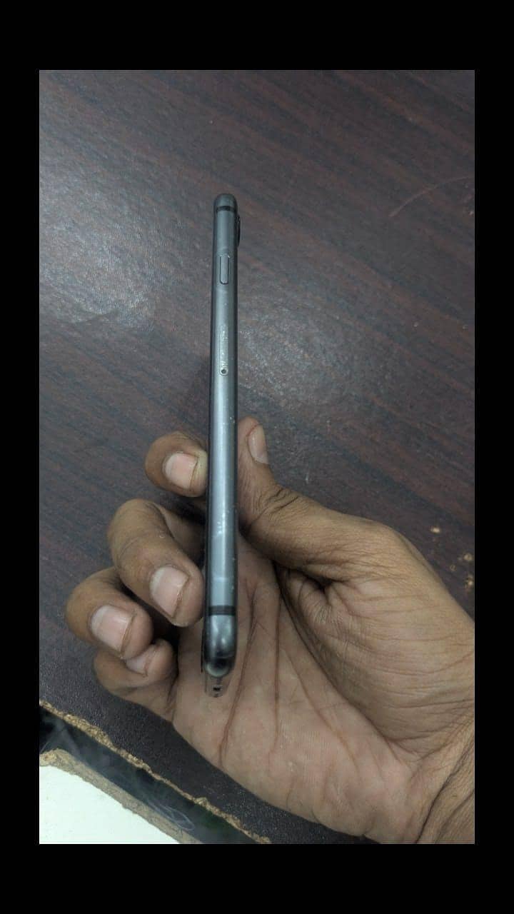 Apple iPhone 8 6