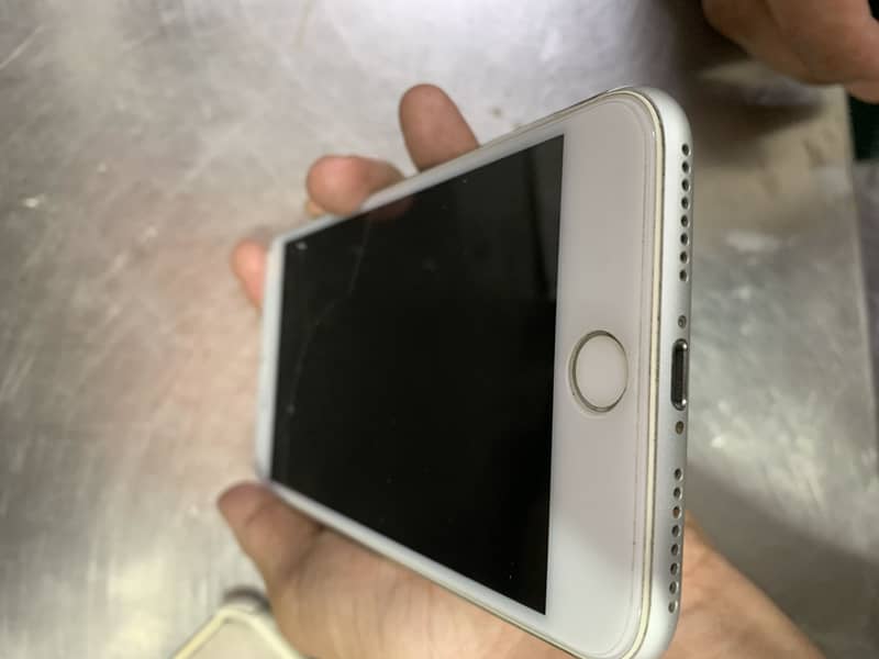 Apple iPhone 8 Plus 2