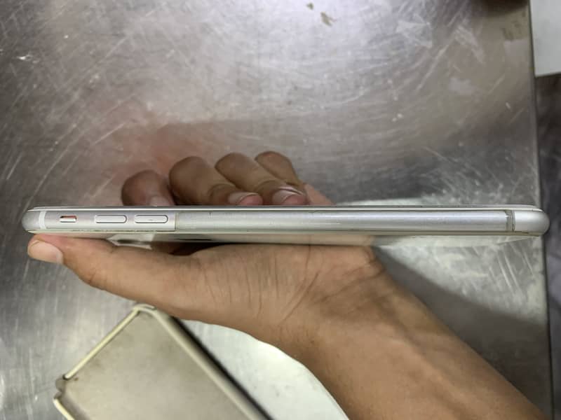 Apple iPhone 8 Plus 11