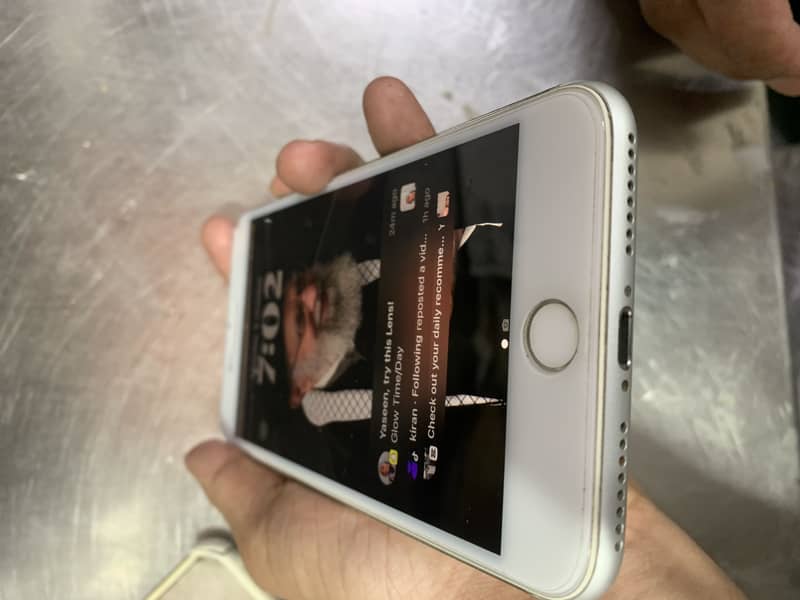 Apple iPhone 8 Plus 12