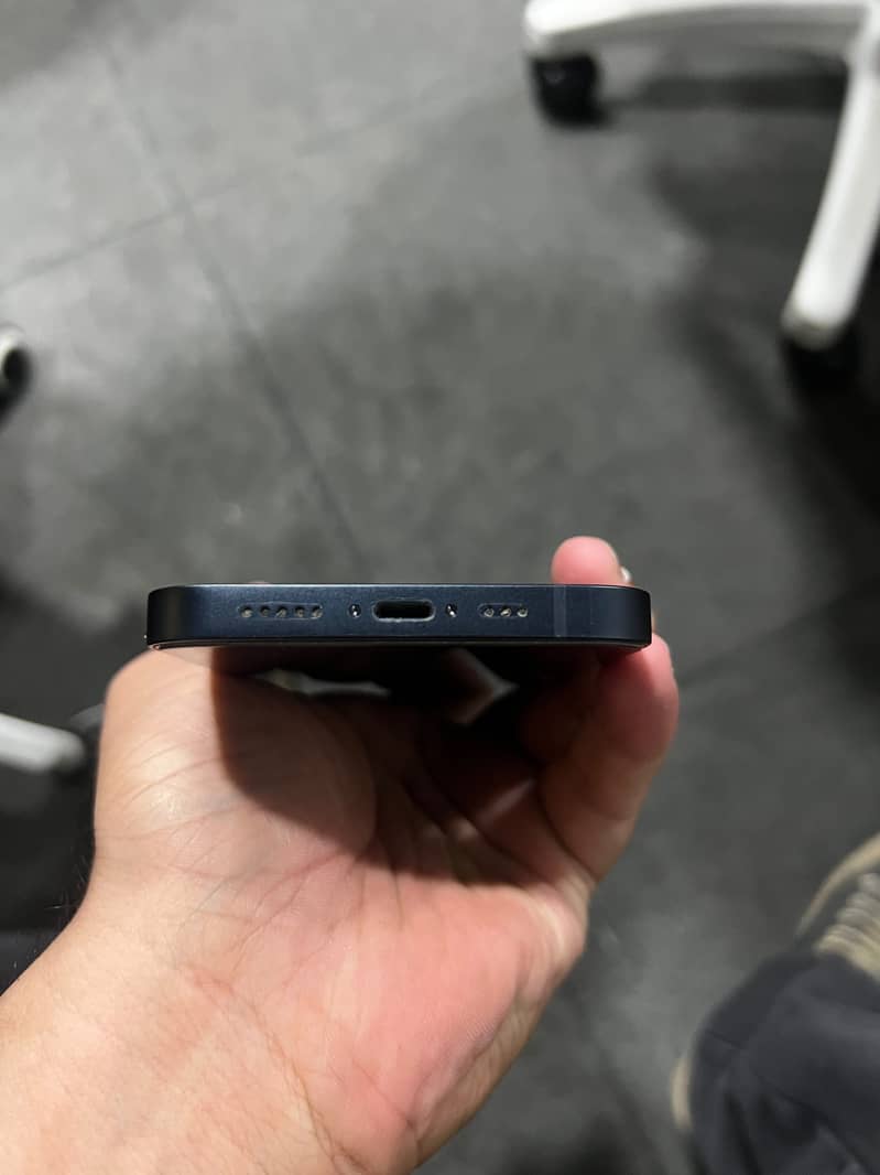 Apple iPhone 13 1