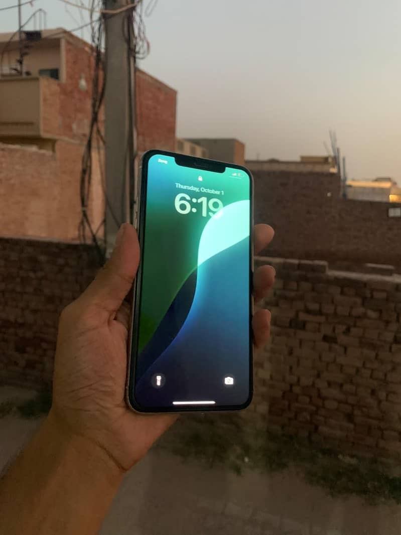 Apple iPhone 11 Pro Max 1