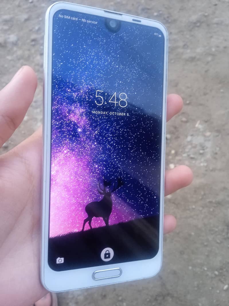 Sharp Aquos R2 0