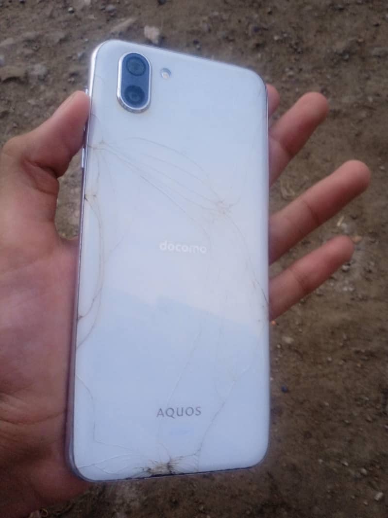 Sharp Aquos R2 1