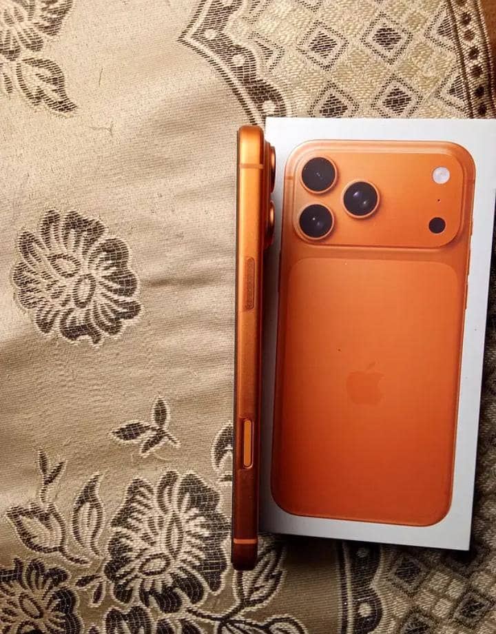 Apple iPhone 17 Pro Max 2