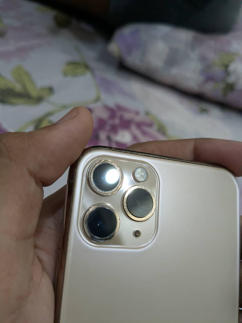 Apple iPhone 11 Pro 7