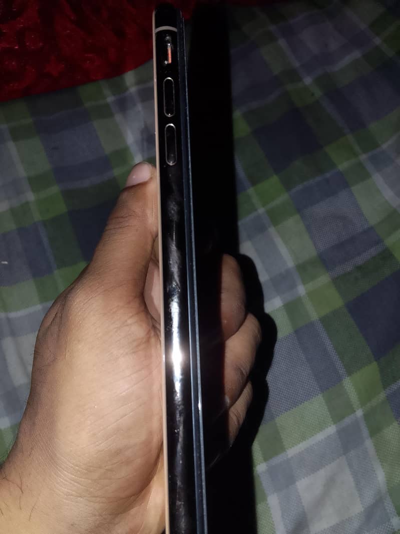 Apple iPhone XS Max 1