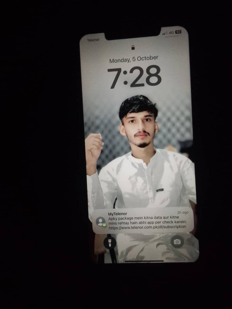 Apple iPhone XS Max 4