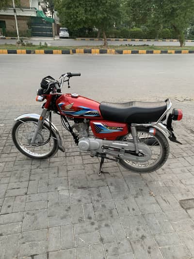 Honda cg 125 Lush condition islamabad number 24