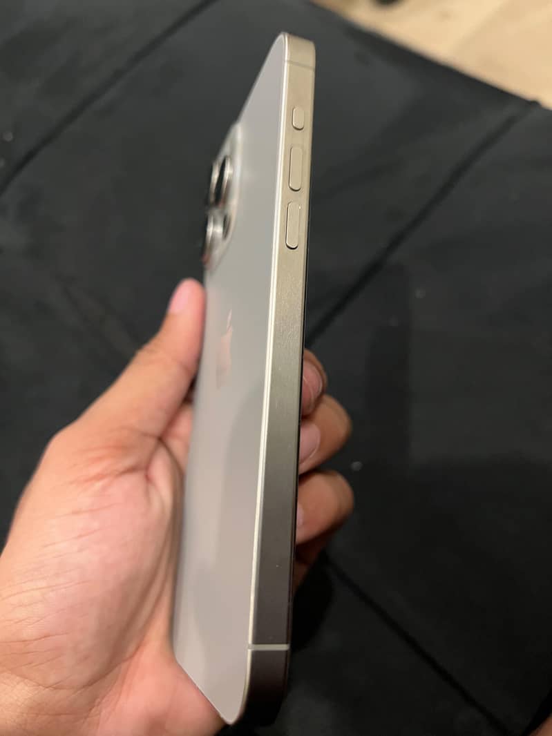 Apple iPhone 15 Pro Max 1
