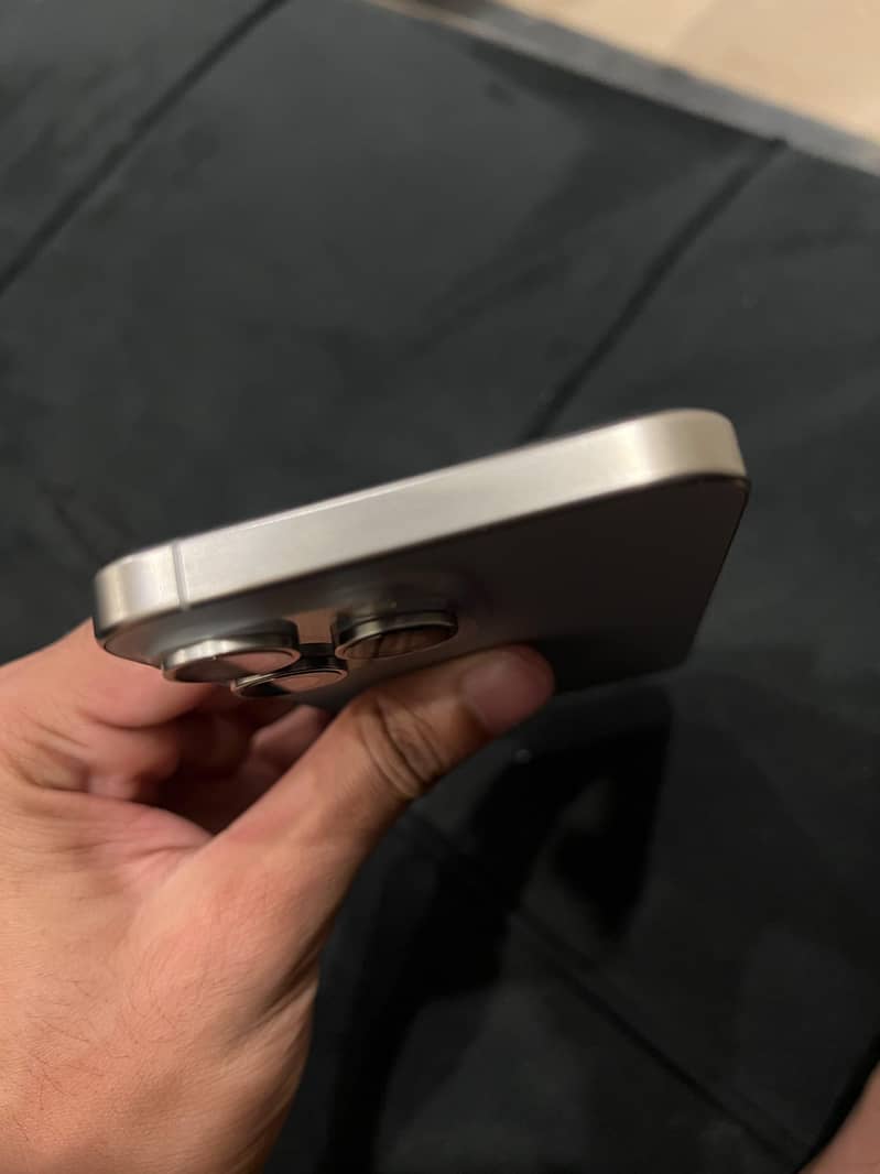 Apple iPhone 15 Pro Max 2