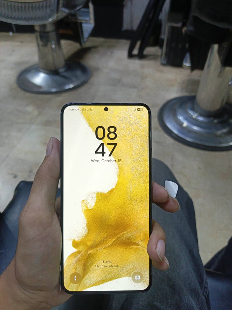 Samsung S22 Plus 1