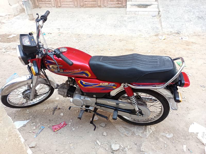 United 70cc 3