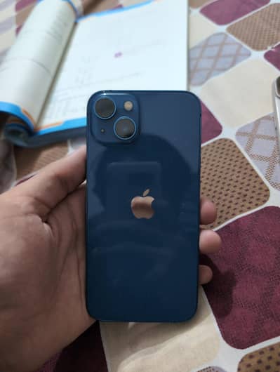 Apple iPhone 13