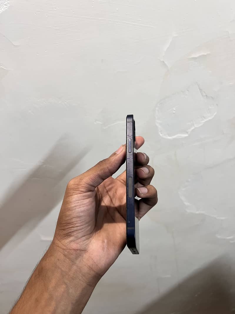 Apple iPhone 12 2