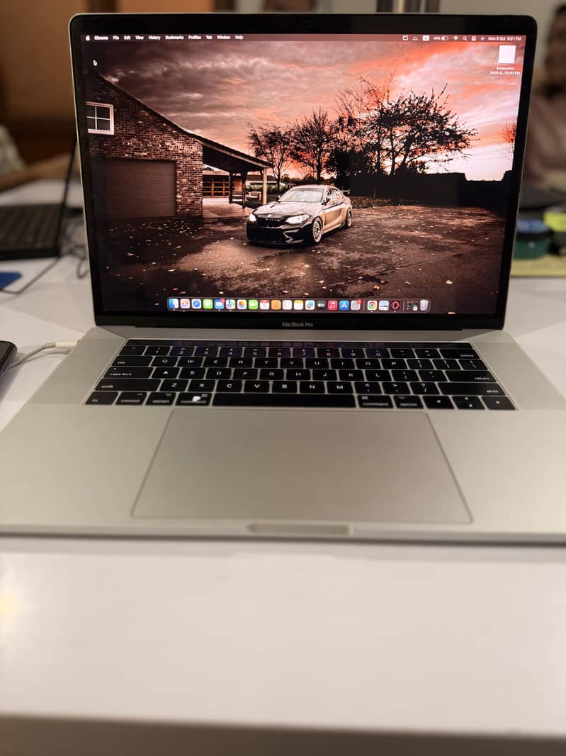 APPLE MACBOOK PRO 2017 2