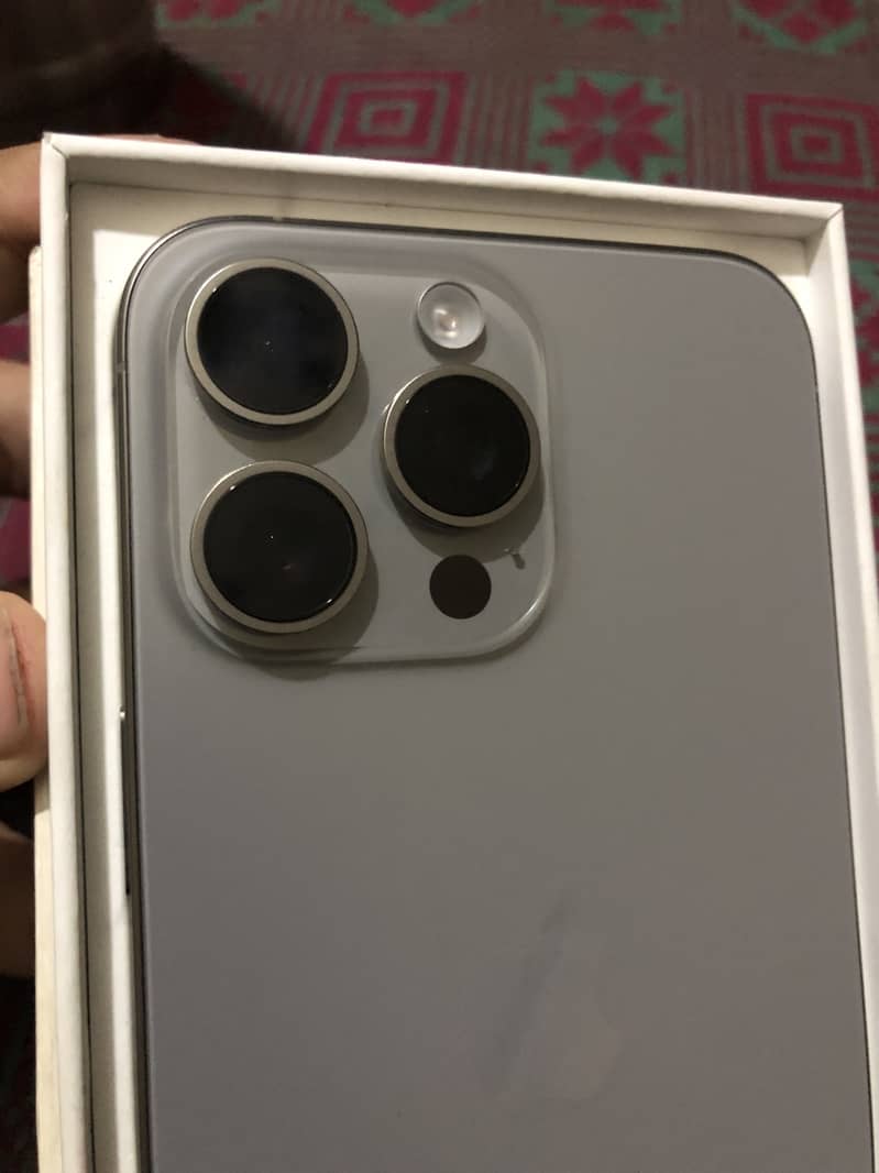 Apple iPhone 15 Pro Max 1