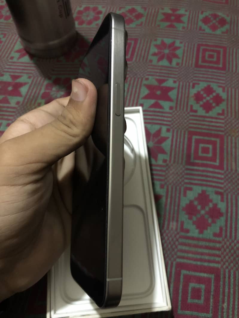 Apple iPhone 15 Pro Max 3