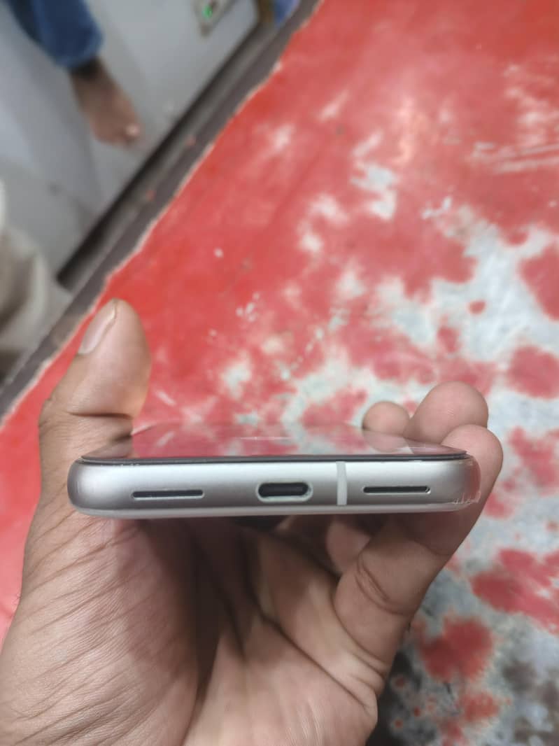 Google Pixel 8a 3