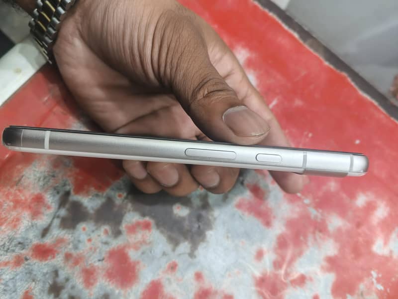 Google Pixel 8a 4